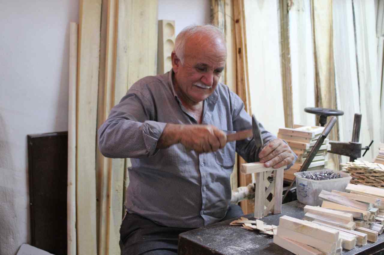 “Usta yetişmiyor”: Urfa’nın tarihi çarşısında el emeği ürünler tehlikede