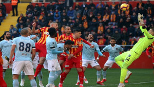 Başakşehir 1 puanı 90+7'de kurtardı