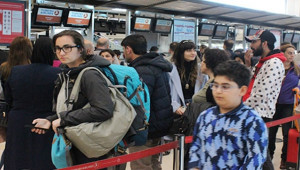 Havalimanı'nda Seçim Yoğunluğu