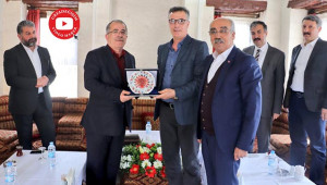Plaket alarak emekliliğe ayrıldı
