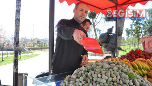 Yılın ilk 'Çağla'sı cep yakıyor