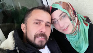 Eşini defalarca bıçaklayarak öldürdü