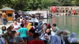 Balıklıgöl'de Ziyaretçi Akını