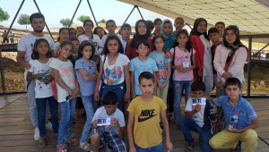 Eğitim gönüllüleri, çocukları Göbeklitepe'ye götürdü