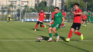Zorlu rakibi ile 1-1 berabere kaldı