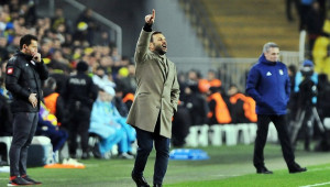 Buruk, Beşiktaş’a Karşı İlk Peşinde