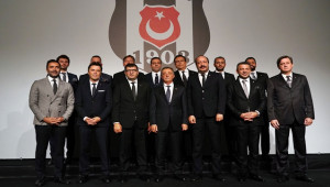 Ahmet Nur Çebi Mazbatasını Aldı