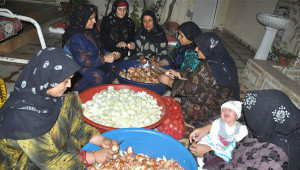 Askerler için lahmacun yaptılar