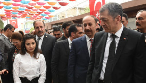 Bakan Selçuk Birecik ve Suruç'u ziyaret etti