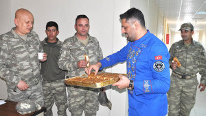 Bursalı annelerden askerlere börek