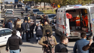 Duruşma öncesi silahlı kavga: 1 ölü, 4 yaralı