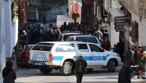 İki grup arasında silahlı kavga