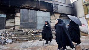 İran’daki gösterilerde 731 banka, 140 kamu binası yakıldı