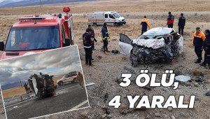 Otomobille minibüs kafa kafaya çırpıştı
