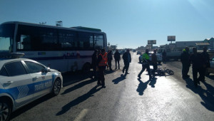 Midibüs ile motosiklet çarpıştı: 1 ölü