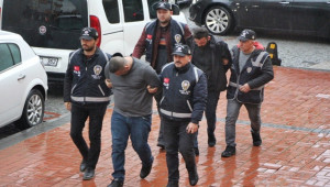 Suç makinesi sahte kimlikle yakalandı