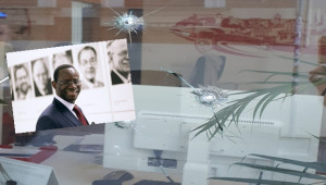 Milletvekilinin ofisi kurşunlandı