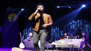 Yusuf Güney 'Arabesk'in Kralları'nı taklit etti