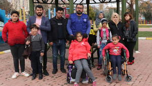 Engelli Suriyeliler bu merkezde hayata kazandırılıyor