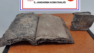 İki tarihi Tevrat ele geçirildi; 6 gözaltı