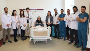 Yatalak geldiği hastaneden yürüyerek çıktı