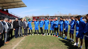 Yönetimden futbolculara moral ziyareti