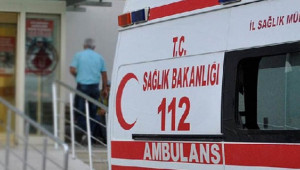 Babasını bıçakla ağır yaraladı