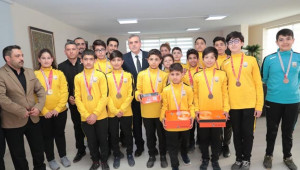 Büyükşehir Yüzme takımından büyük başarı