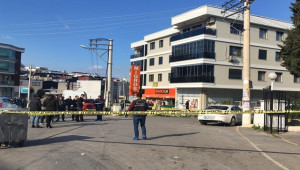Emekli polis silahıyla dehşet saçtı; 1'i ağır 2 yaralı