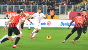 Podolski’den 5 maçta, 5 puanlık katkı