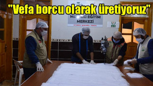 Suriyeli kadınlar gönüllü olarak maske üretiyor