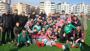 Viranşehir Sanayispor şampiyonluk kupasını kaldırdı