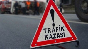 Minibüs ile otomobil çarpıştı: 11 yaralı