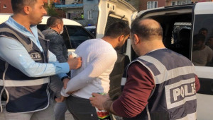 Sokağa çıkma yasağını delip polise saldırdılar