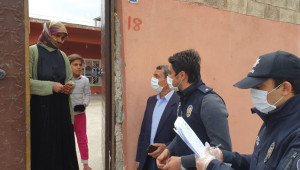 Yardım paraları hak sahiplerine kapıda teslim edildi