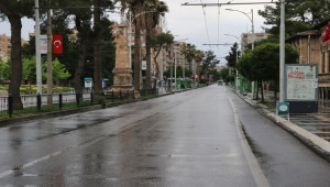 Şanlıurfa'da sokaklar boş kaldı
