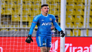 Berke Özer 1 yıl daha Westerlo'da