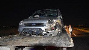 Şanlıurfa'da takla atan otomobile hafif ticari araç çarptı: 6 yaralı