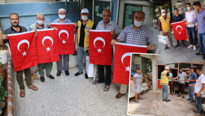 Belediyeden vatandaşlara bayrak