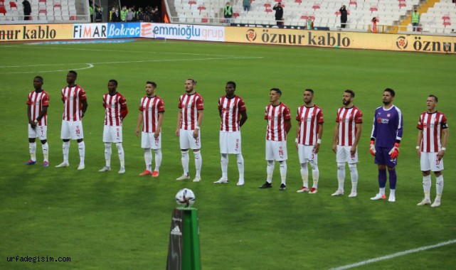 Sivasspor’da 11 futbolcu geldi, 8 gitti