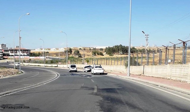 Sürücü direğe çarptı  ağır yaralandı