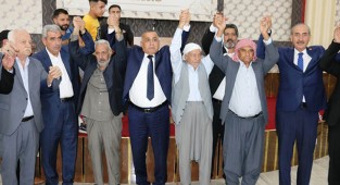 Urfa'nın ilçesinde husumet tatlıya bağlandı