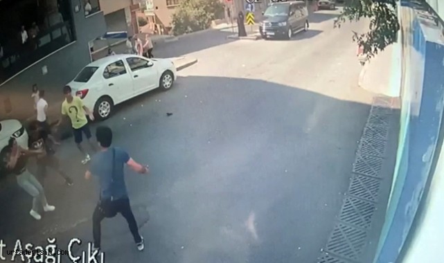 Cadde ortasında bıçaklı kavga