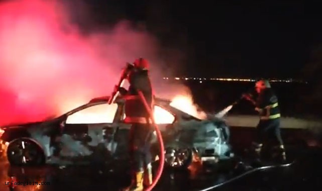 Şanlıurfa'da seyir halindeki otomobil alev aldı!