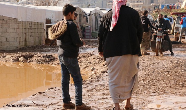 "Suriye'ye dönen sığınmacılar baskı ve zulümle karşı karşıya"