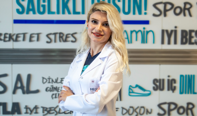 “Göz kapağı düşüklüğü ileri yaşlarda artıyor”