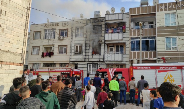 İzinli mahkum evini ateşe verdi