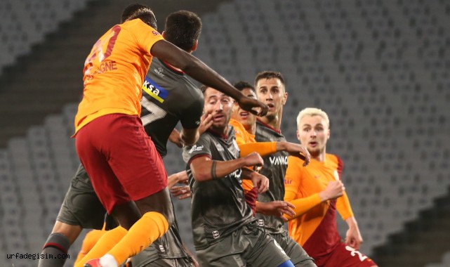 UEFA'dan Galatasaray'a ceza!