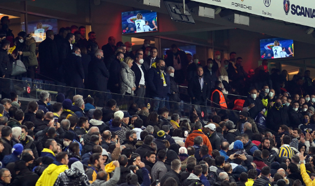 Fenerbahçe taraftarlardan istifa çağrısı