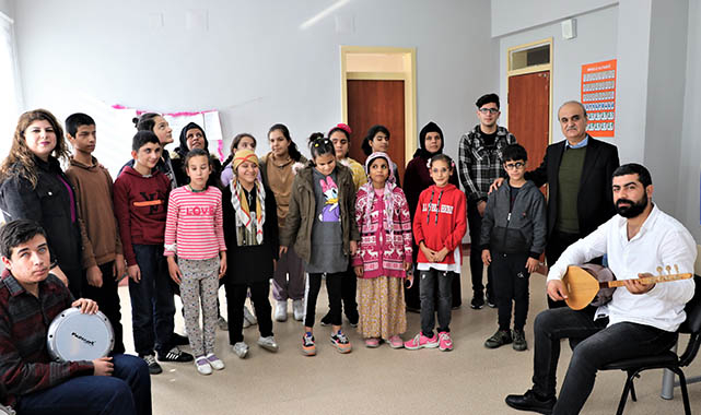 Karanlık dünyalarını müzikle aydınlatıyorlar